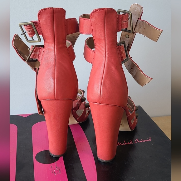 Michael Antonio Juilee Coral - Picture 10 of 13